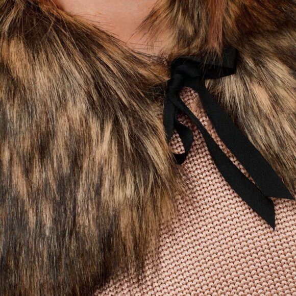 Aritzia Faux Fur Natans Collar Shawl - O/S, new with tags still attached! - Picture 2 of 4